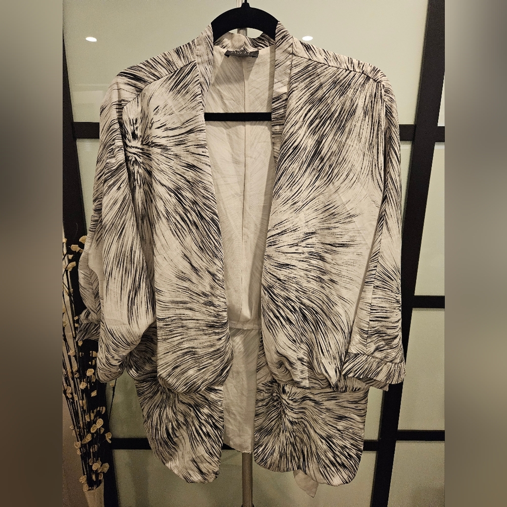 Astr Black and White Patterned Kimono